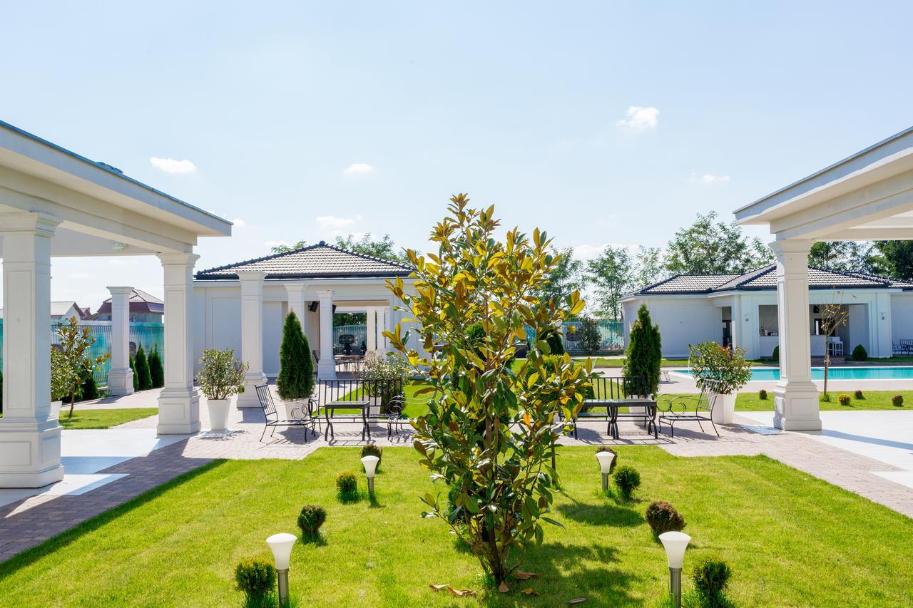J'Adore Boutique Hotel Lugoj Esterno foto