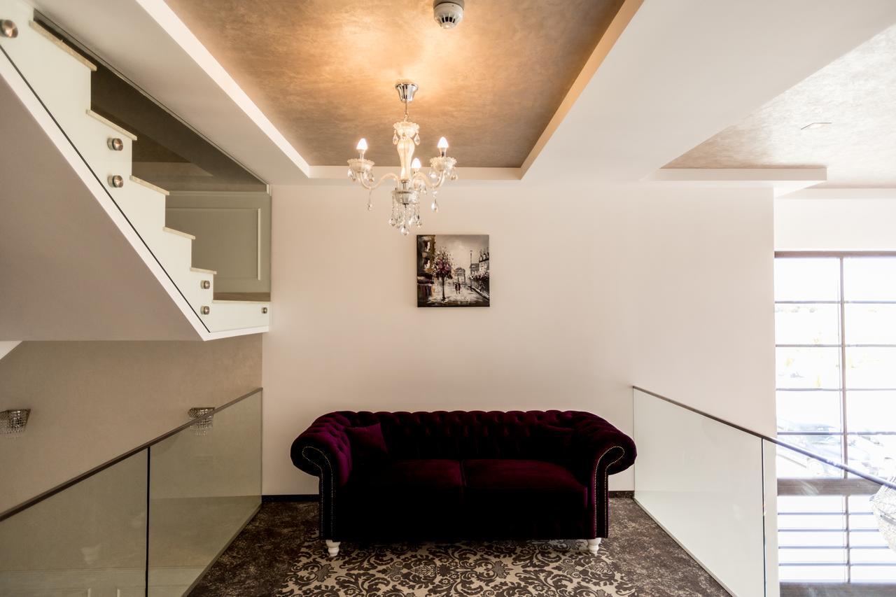 J'Adore Boutique Hotel Lugoj Esterno foto
