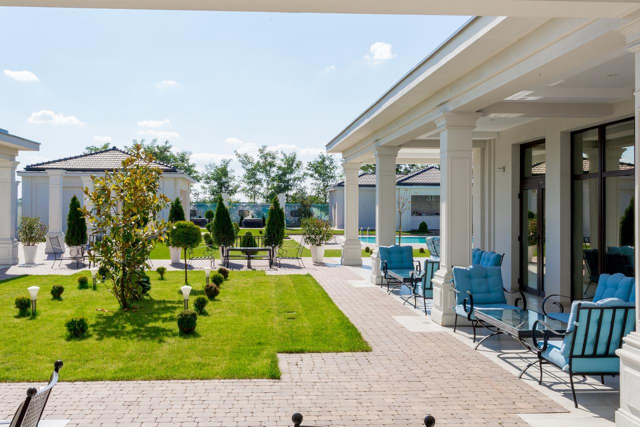 J'Adore Boutique Hotel Lugoj Esterno foto
