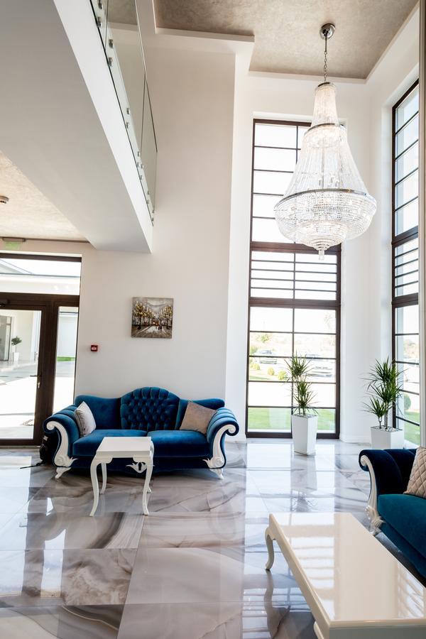 J'Adore Boutique Hotel Lugoj Esterno foto